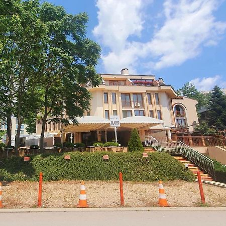 Family Hotel Classic Varna Exterior photo