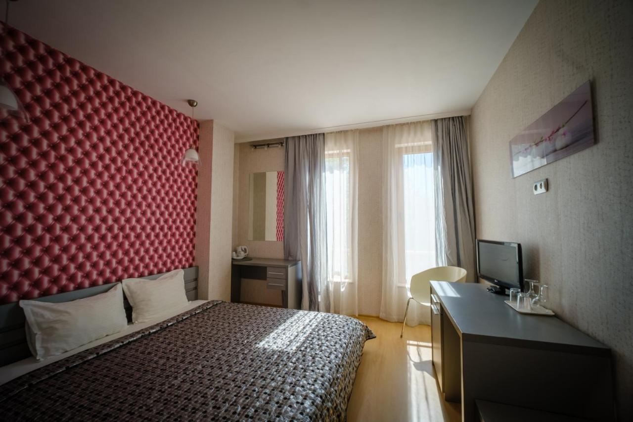 Family Hotel Classic Varna Exterior photo
